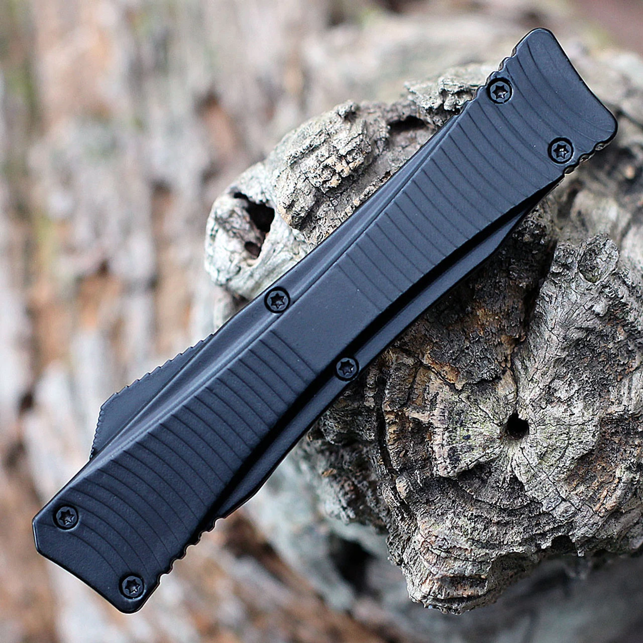 Boker Plus Eagle 2.0 OTF Automatic Blk Alum (3.4" D2 Blk Recurve) 06EX243 5 Boker Plus Eagle 2.0 OTF Automatic Blk Alum (3.4" D2 Blk Recurve) 06EX243 - Image 3